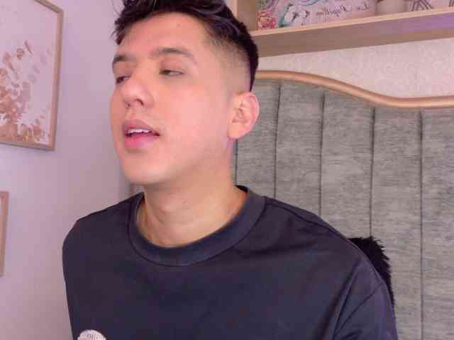 Dannyy-Bloom Dannyy-Bloom