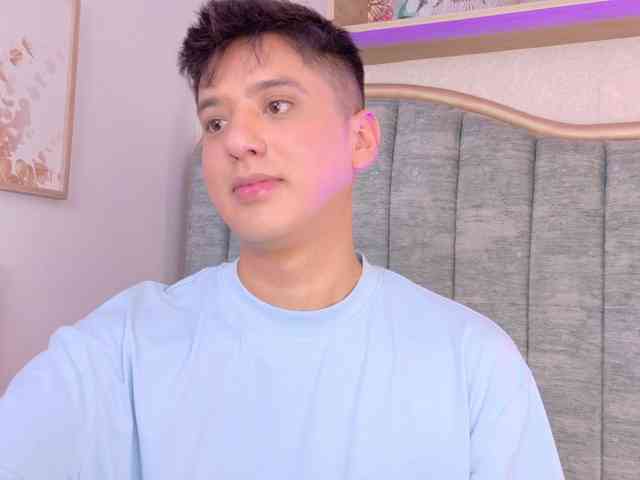 Dannyy-Bloom Dannyy-Bloom