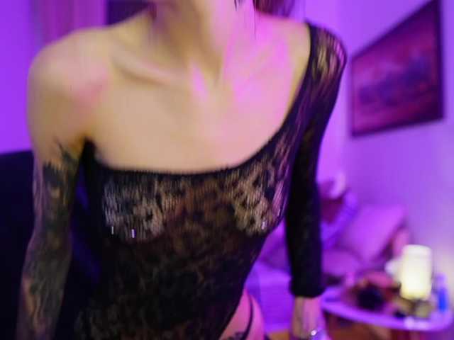 AprillGrey live cam on BongaCams