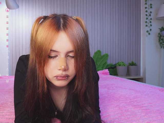 IsabellDesire live cam