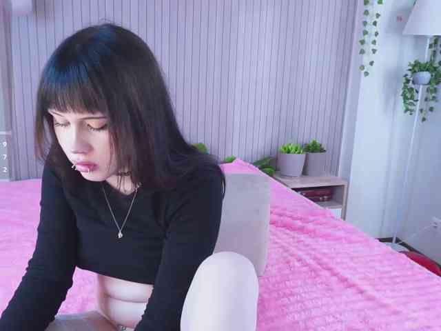 Model: IsabellDesire