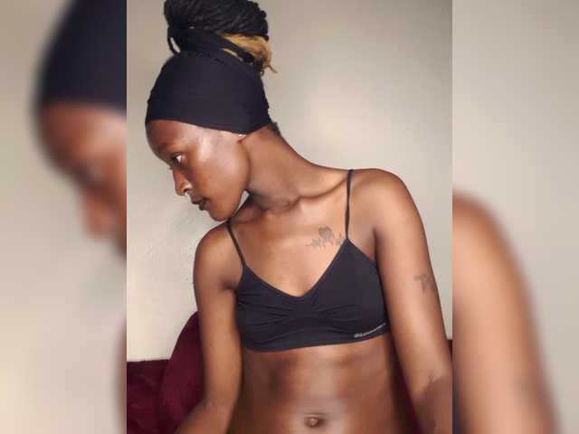 Sexygirly2 live cam on BongaCams