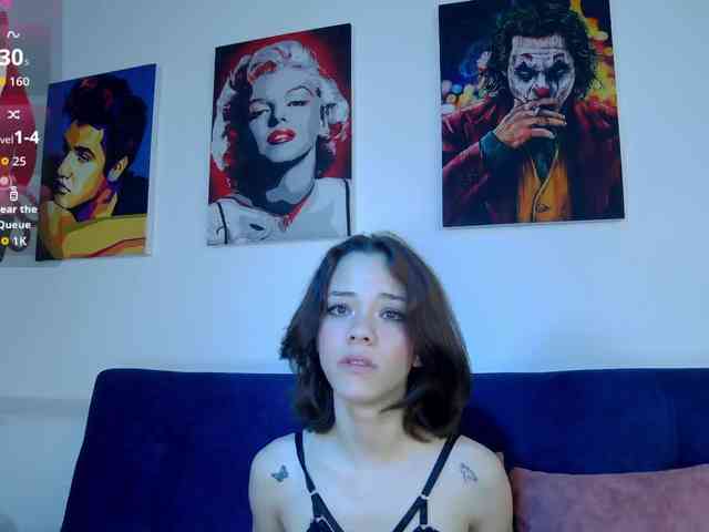sophia-vegga-'s live room
