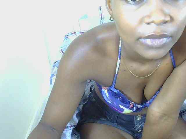 Prettyolie webcam