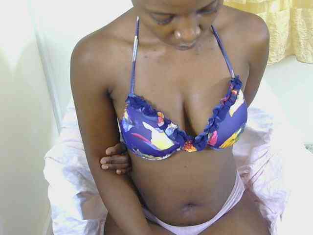Prettyolie webcam
