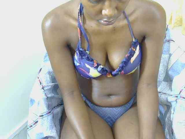 Prettyolie webcam