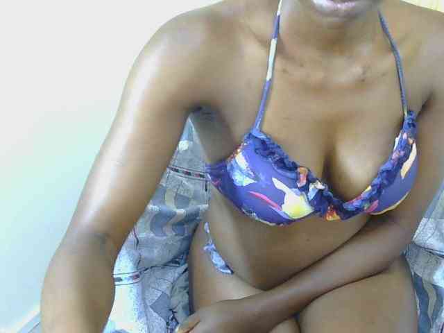Prettyolie webcam