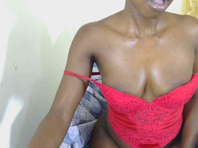 Prettyolie webcam