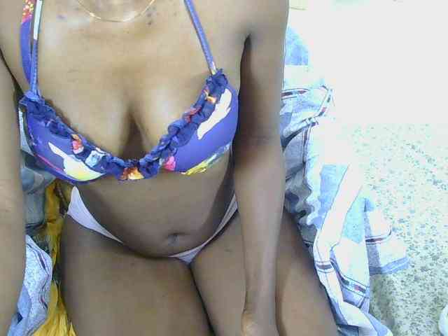 Prettyolie webcam