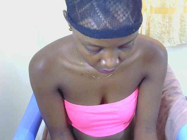 Prettyolie webcam