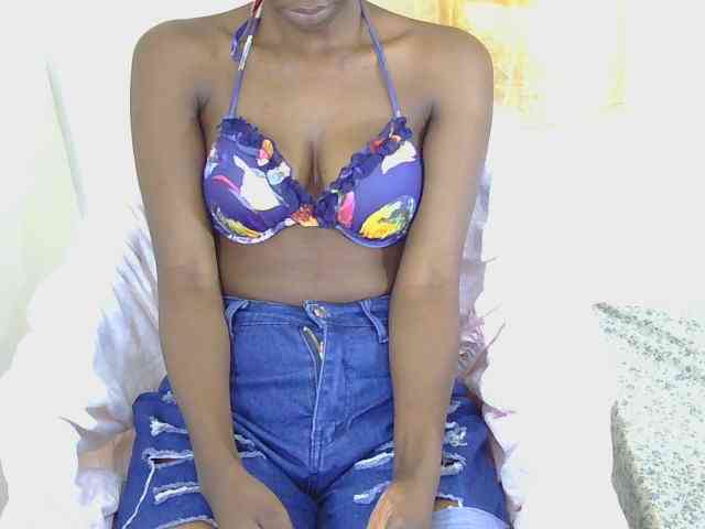 Prettyolie webcam