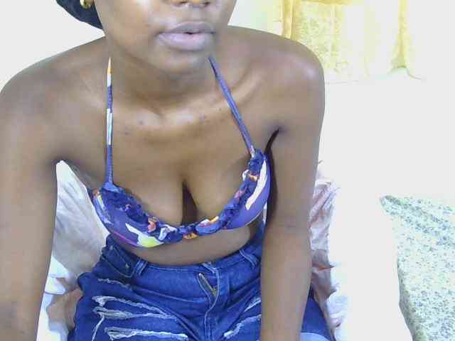 Prettyolie webcam