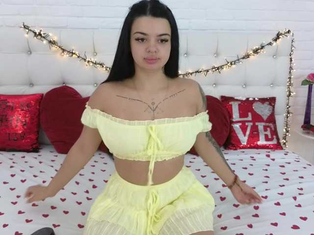 Misss-Velvet live cam on BongaCams