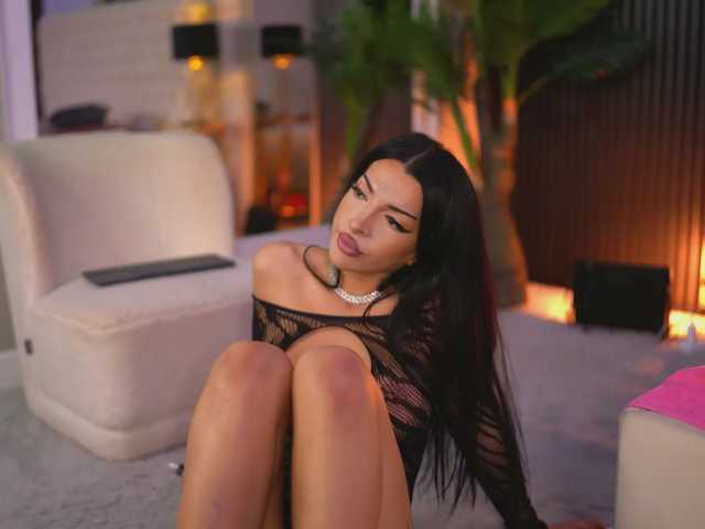 NouraMalvi live cam on BongaCams
