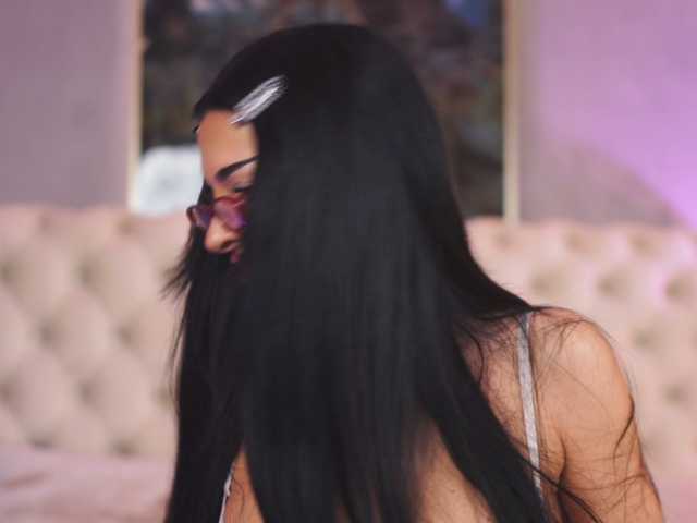 NouraMalvi live cam on BongaCams