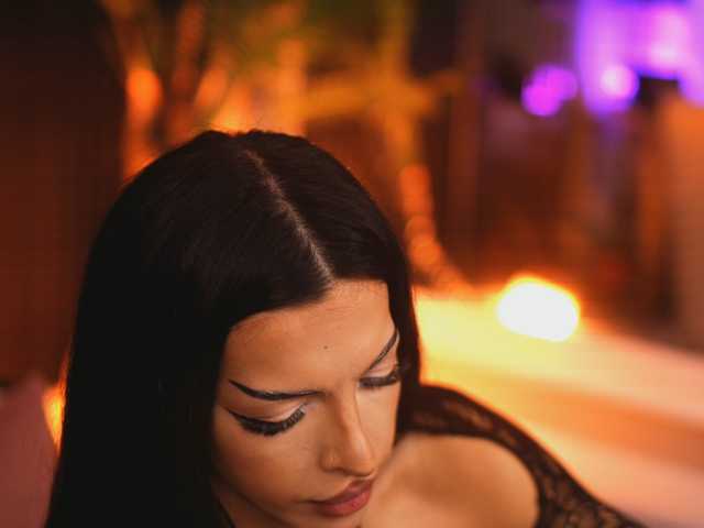 NouraMalvi live cam on BongaCams