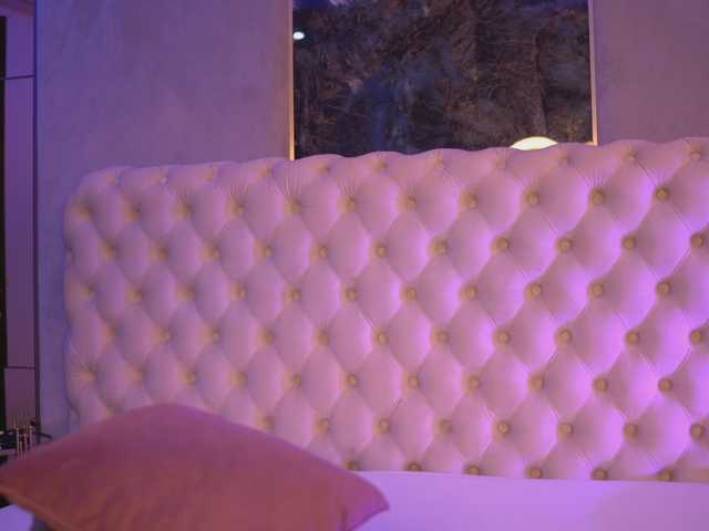 NouraMalvi live cam on BongaCams