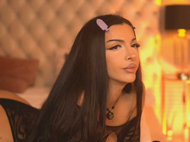 NouraMalvi, en directo ahora en BongaCams