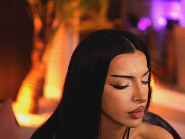 NouraMalvi live cam on BongaCams