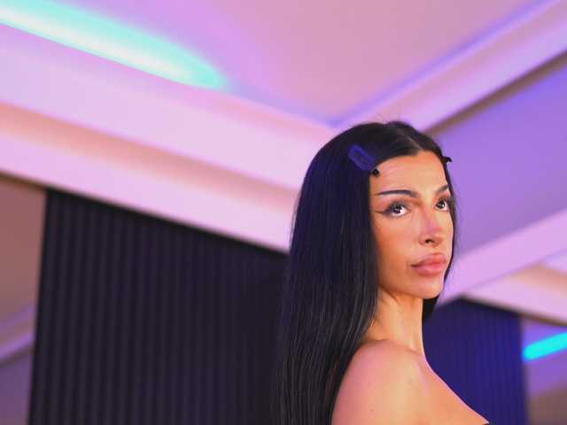 NouraMalvi live cam on BongaCams