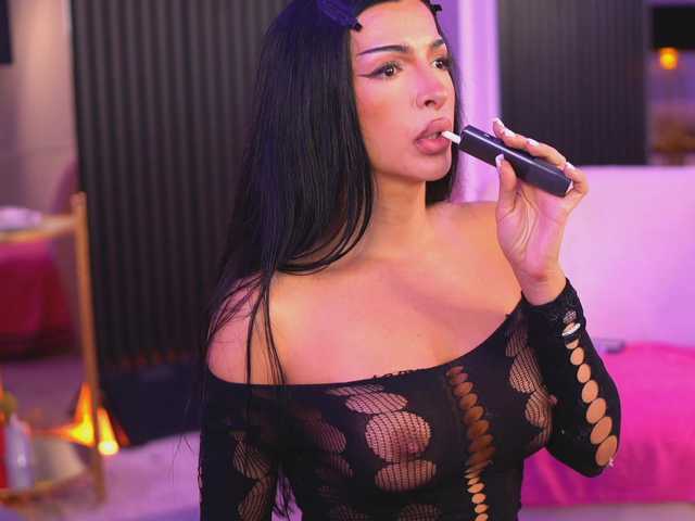 NouraMalvi live cam on BongaCams