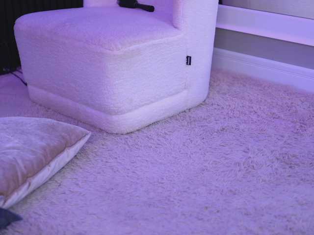 NouraMalvi live cam