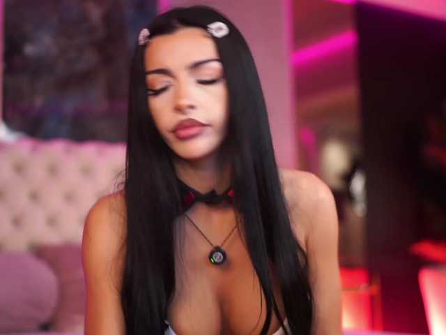NouraMalvi live cam on BongaCams