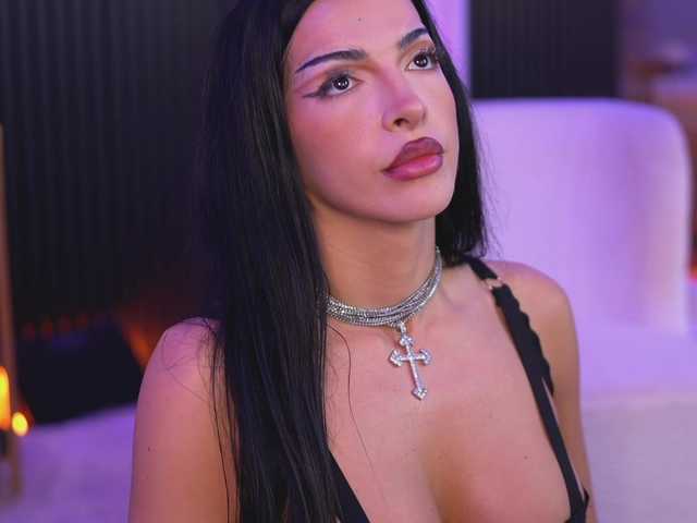 NouraMalvi live cam on BongaCams