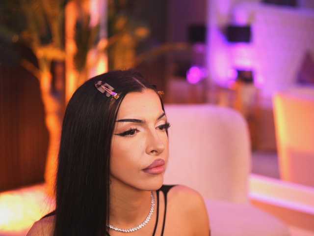 NouraMalvi live cam on BongaCams