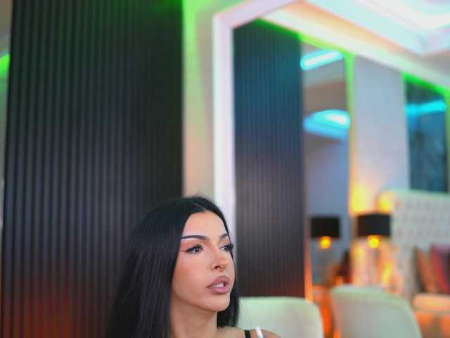 NouraMalvi, 28 y/o - Live Cam on BongaCams
