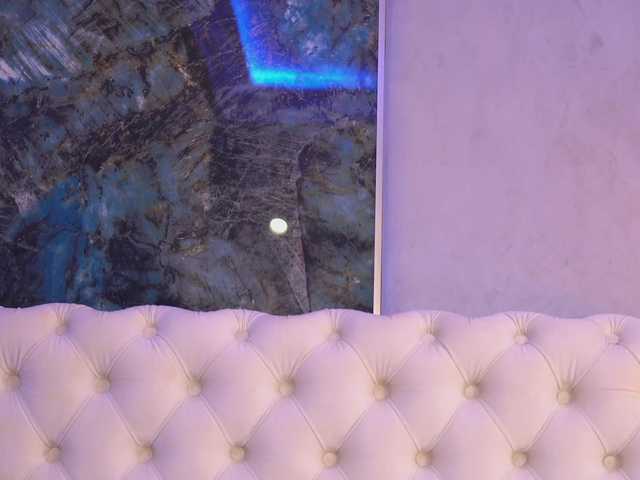 NouraMalvi live cam on BongaCams