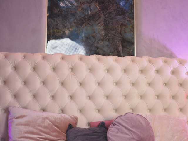 NouraMalvi live cam on BongaCams