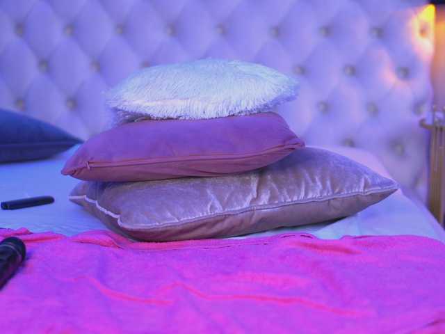 NouraMalvi live cam on BongaCams