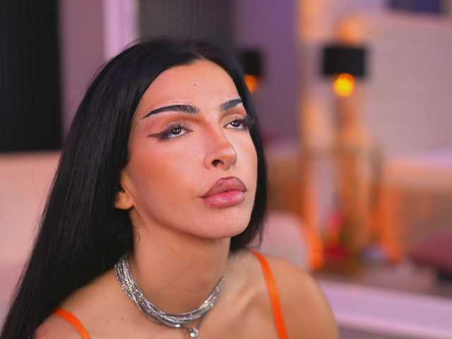 NouraMalvi live cam on BongaCams
