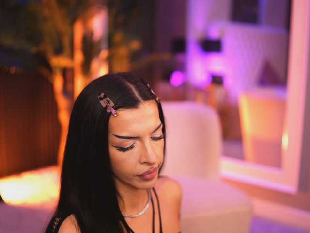 NouraMalvi live cam on BongaCams