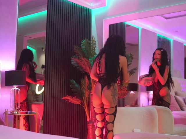 NouraMalvi live cam on BongaCams