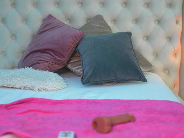 NouraMalvi live cam on BongaCams