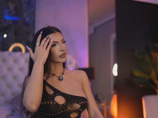 NouraMalvi live cam on BongaCams