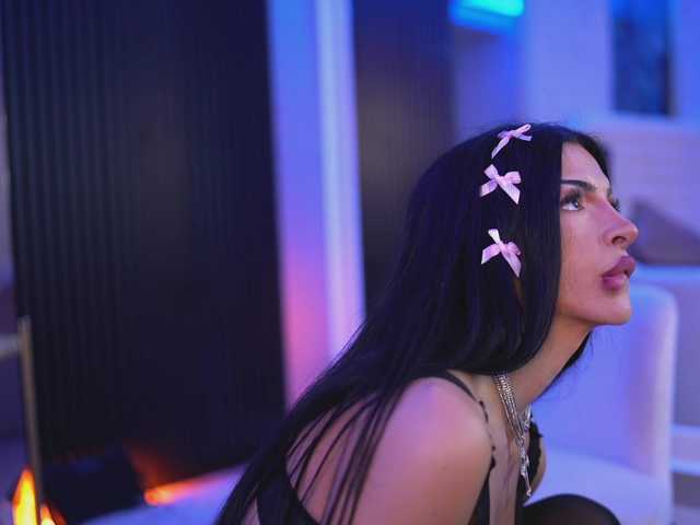 NouraMalvi live cam on BongaCams