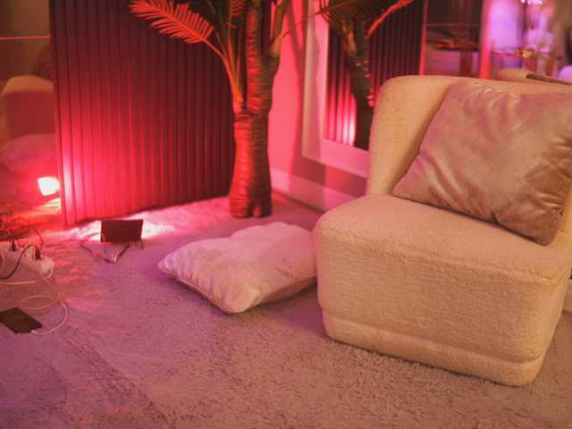 NouraMalvi live cam on BongaCams