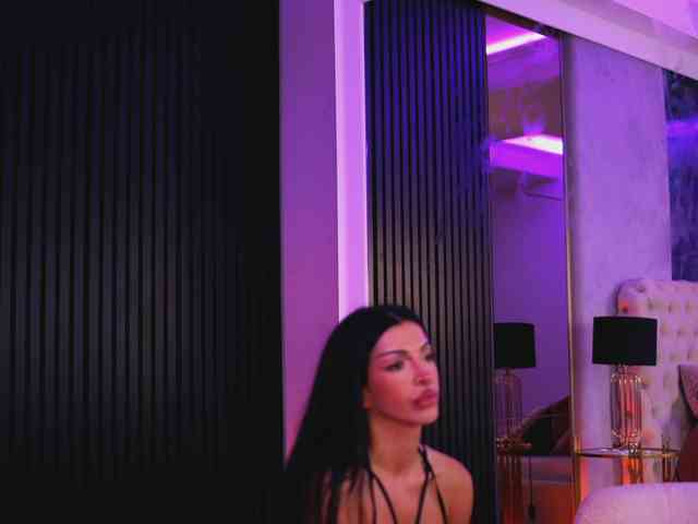 NouraMalvi webcam