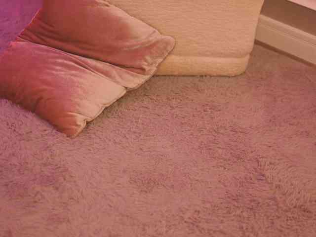 NouraMalvi webcam