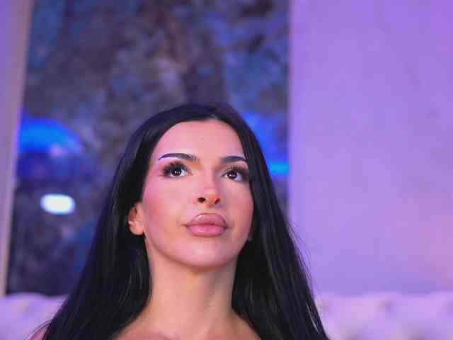 NouraMalvi - Girl 