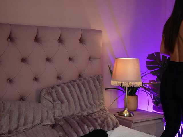 NicoleBella live cam on BongaCams