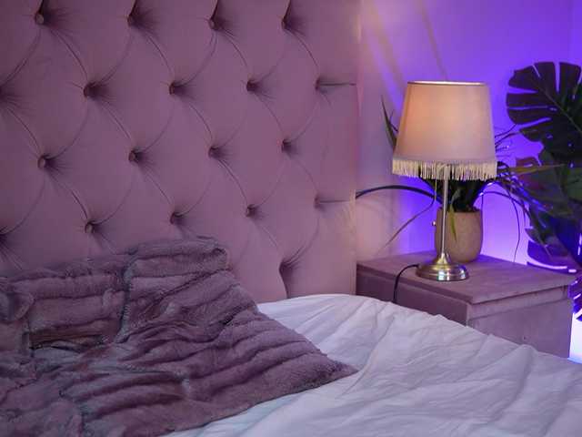 NicoleBella live cam on BongaCams