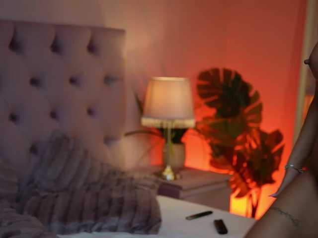 NicoleBella live cam on BongaCams