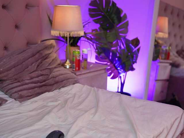 NicoleBella live cam on BongaCams