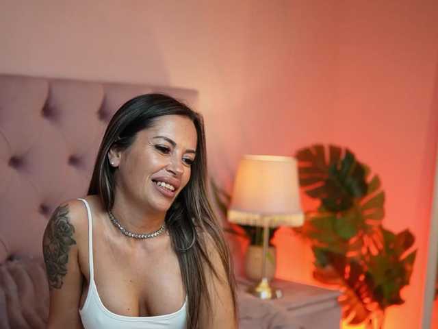 NicoleBella en vivo en BongaCams