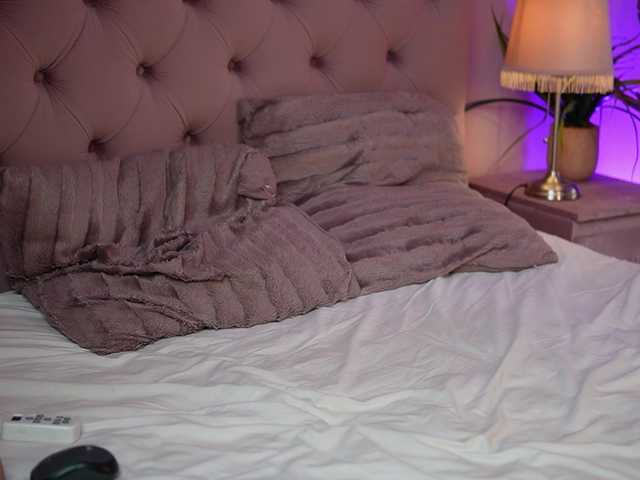 NicoleBella live cam on BongaCams