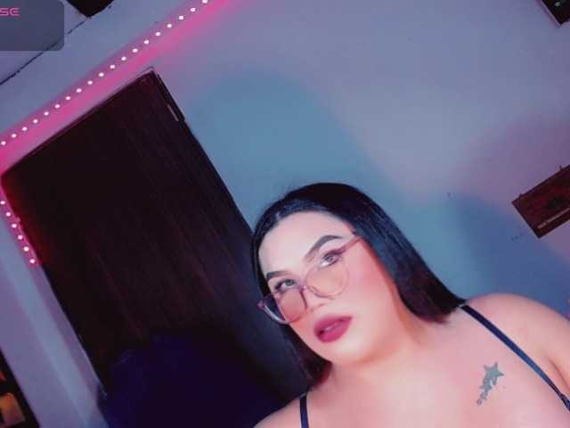 Huguecumts — live trans cam